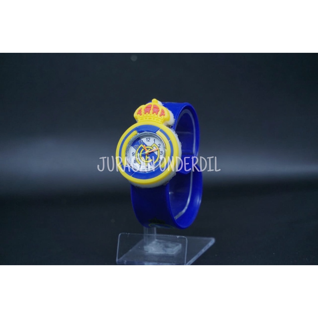 jam tangan anak anak bola model ceplok REAL MADRID simpel dan cocok buat anak  bahan karet berkualitas harga terjangkau FREE BATRE CADANGAN DAN BISA COD