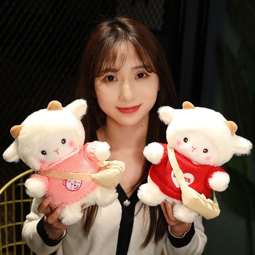 NEEDWAY Domba Kecil Mainan Mewah Dekorasi Rumah Anak Hadiah Boneka Plushie Selempang Sweater Domba Hewan Boneka Kartun Boneka Domba Boneka Mainan