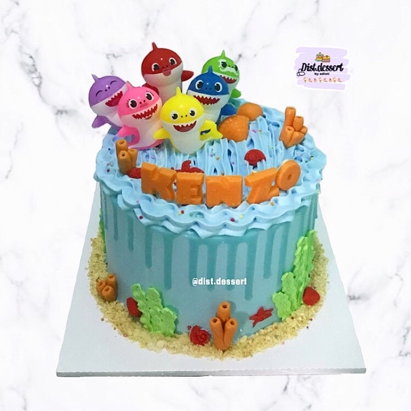 

Baby shark cake