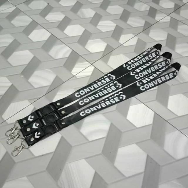 

Distro Kalung Converse - Gantungan Motif Converse - Name Tag Converse Kekinian