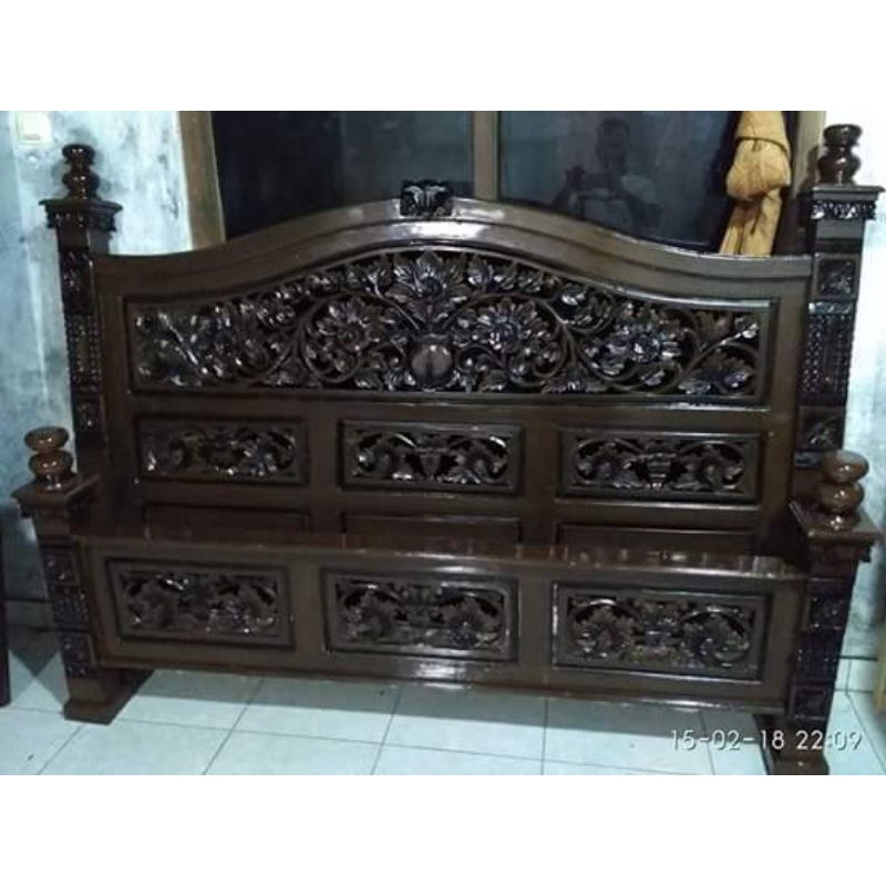 DIPAN RAHWANA UKIR TEMPAT TIDUR JATI DIPAN KAYU PILIHAN
