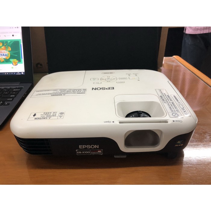 PROJECTOR EPSON EB - X100