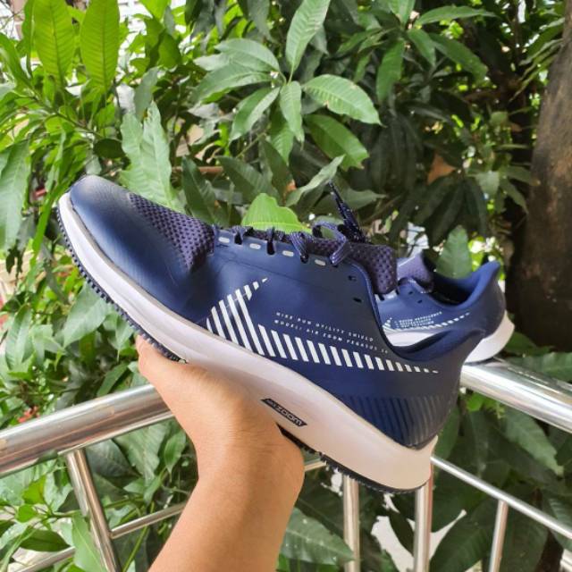 FOR MEN
NIKE AIR ZOOM PEGASUS 36 SHIELD "BLUE NAVY"