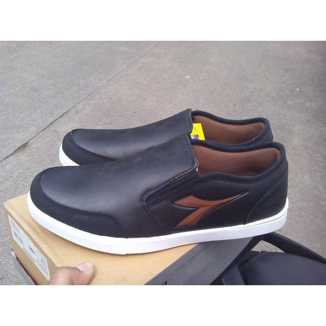 OBRAL DIADORA ALFREDO ORIGINAL, Black, sepatu kerja pria casual slip-on Diskon