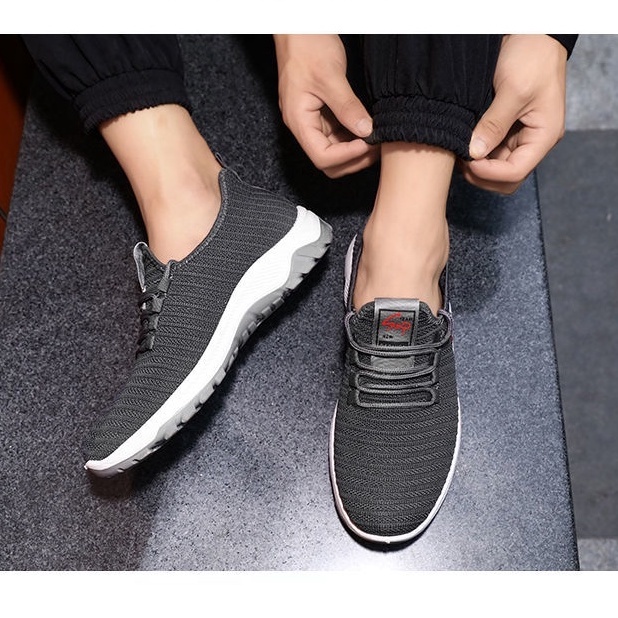 Sepatu Sneakers Pria Casual Sporty High Quality - K26