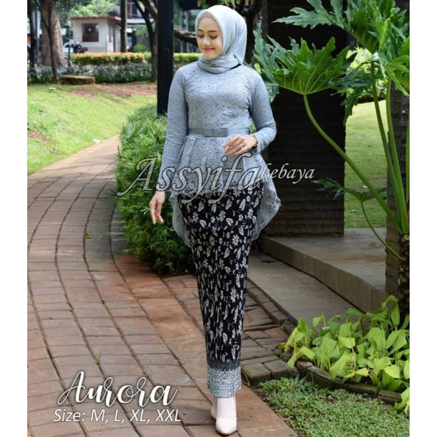 ￼Setelan Set KEBAYA dan Rok Plisket Kebaya Setelan Kebaya pasangan Kebaya seragam warna grey Kebaya 
