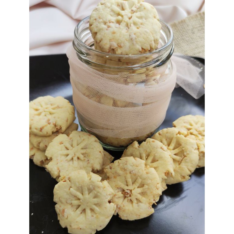 

Kue kering lebaran sagu keju crunchy