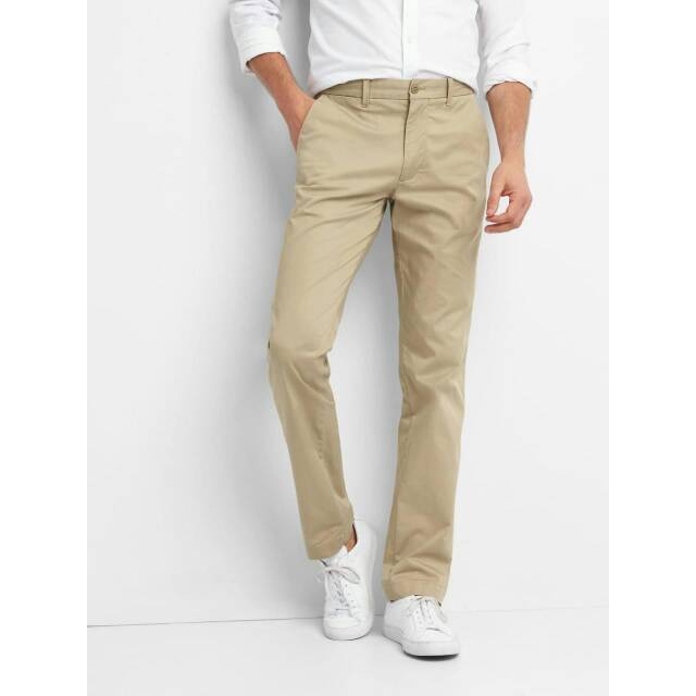 gap wearlight khakis