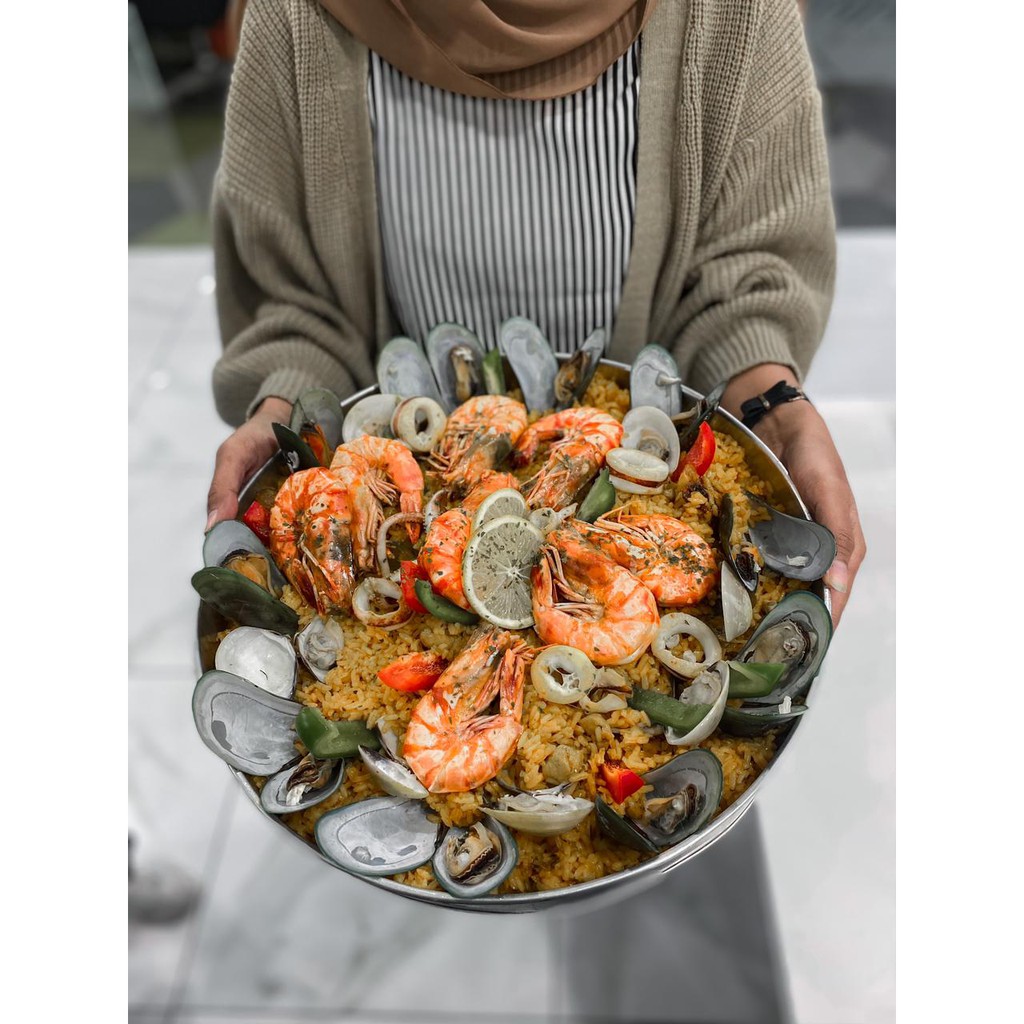 

Naughty Paella valenciana Family Size
