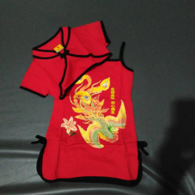 Baju Merah Anak Perempuan