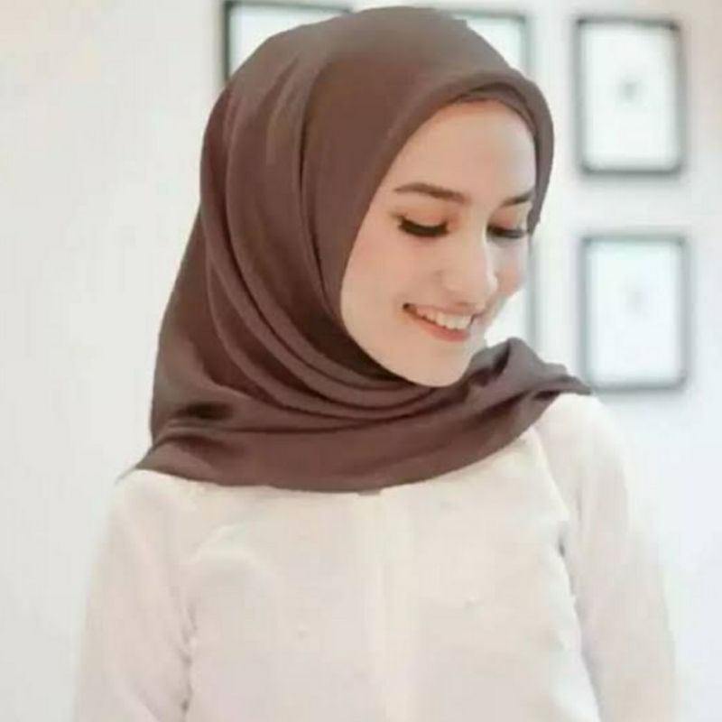 [COD] Bella Square Jilbab Segi Empat Variasi A Double Hycon-Coklat Pramuka