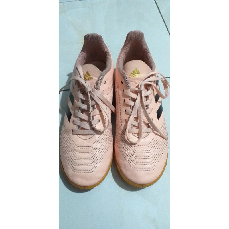 sepatu futsal anak junior adidas predator jr 18.4 pink original