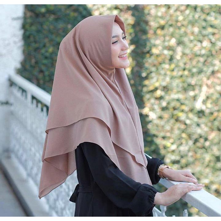 Fashion Muslim adeva segitiga //  1 kg = 16 pc // jilbab instan segi 3 polycotton/doubel hycon /-ADEVA   milo