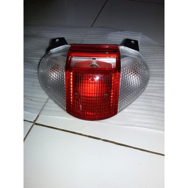 lampu stop atau lampu belakang shogun new 110 R  .