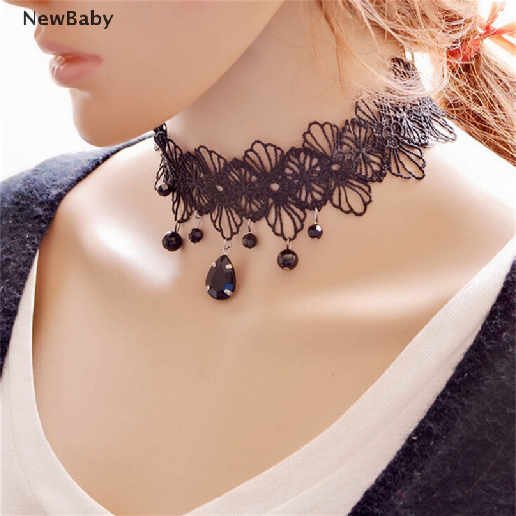 Kalung Choker Bahan Lace Warna Hitam Dengan Liontin Bunga Gaya Gothic Retro Untuk Perhiasan