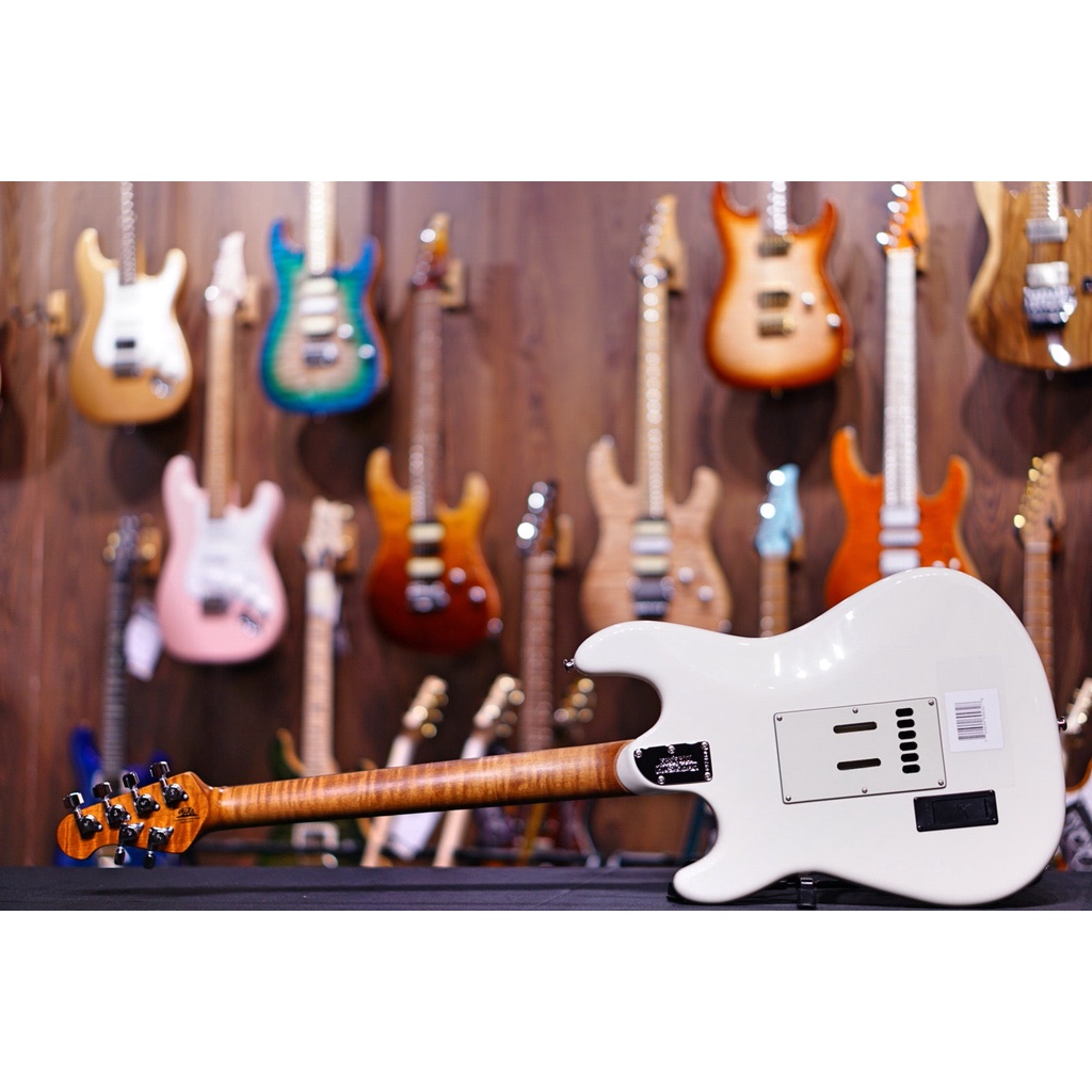 Ernie Ball Music Man Cutlass RS - Ivory White G97460