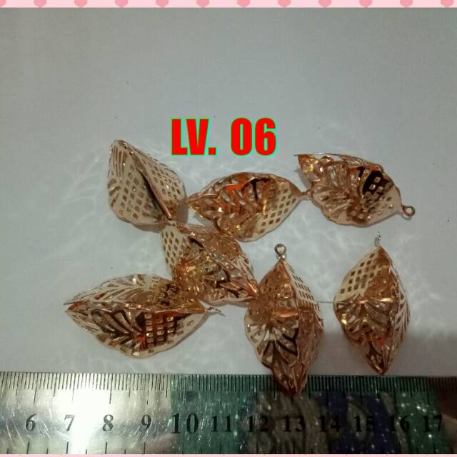 Liontin daun kecil LV.06 (1Pcs)