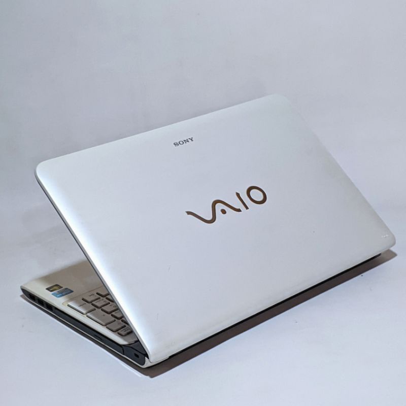 laptop desain grafis/rendering sony vaio Sve15128CGW - core i5 - ram 16gb Vga Amd Radeon hd