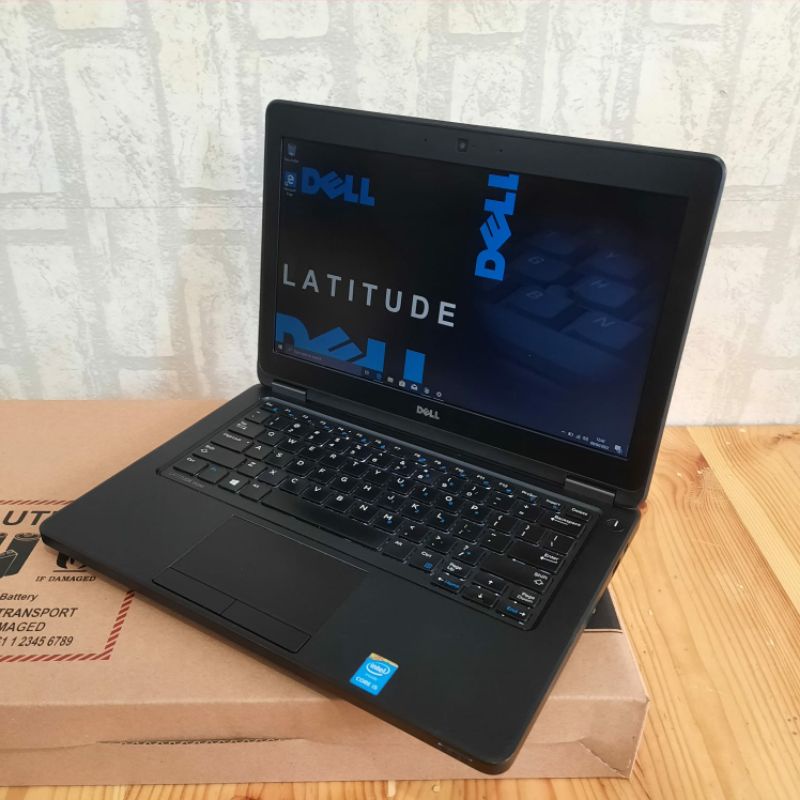 Laptop Ultrabook Dell Latitude E5250 Cor i5-5300U Ram 4GB SSD 256GB Keyboard backlight windows 10 Desain body slim Ringan
