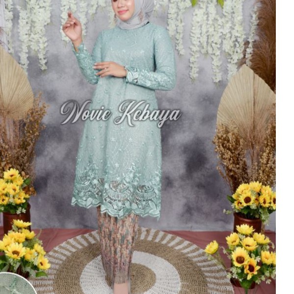 KEBAYA WISUDA