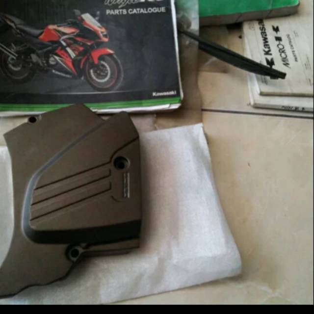 Tutup Gear depan new ninja rr gold original Kawasaki