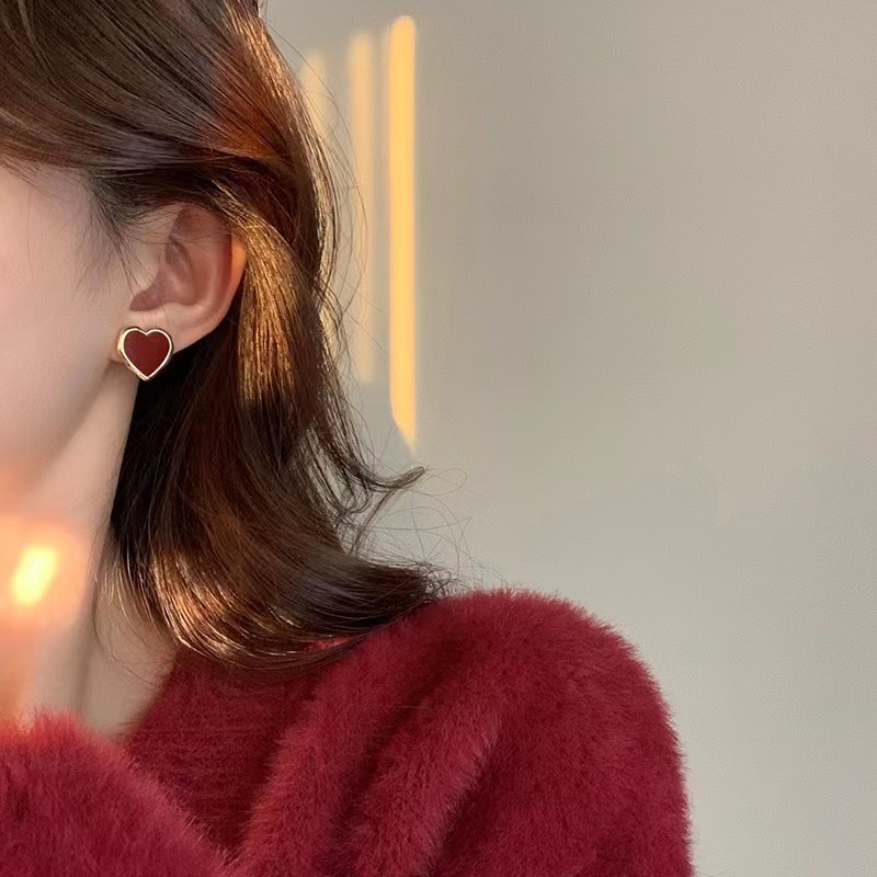 YEEZII 2 Pasang / Set Anting Stud Bentuk Hati Warna Merah Gaya Retro Untuk Wanita