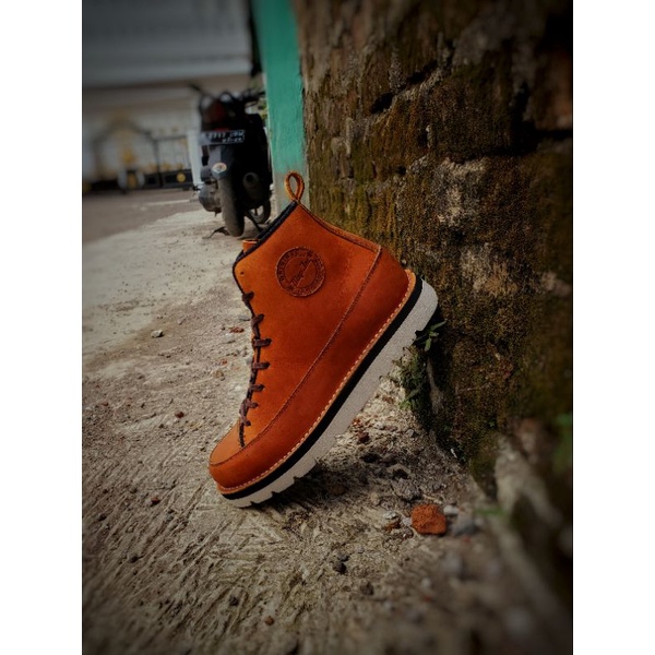 Lewis Tan - Sepatu Sneakers Kulit Sapi Asli