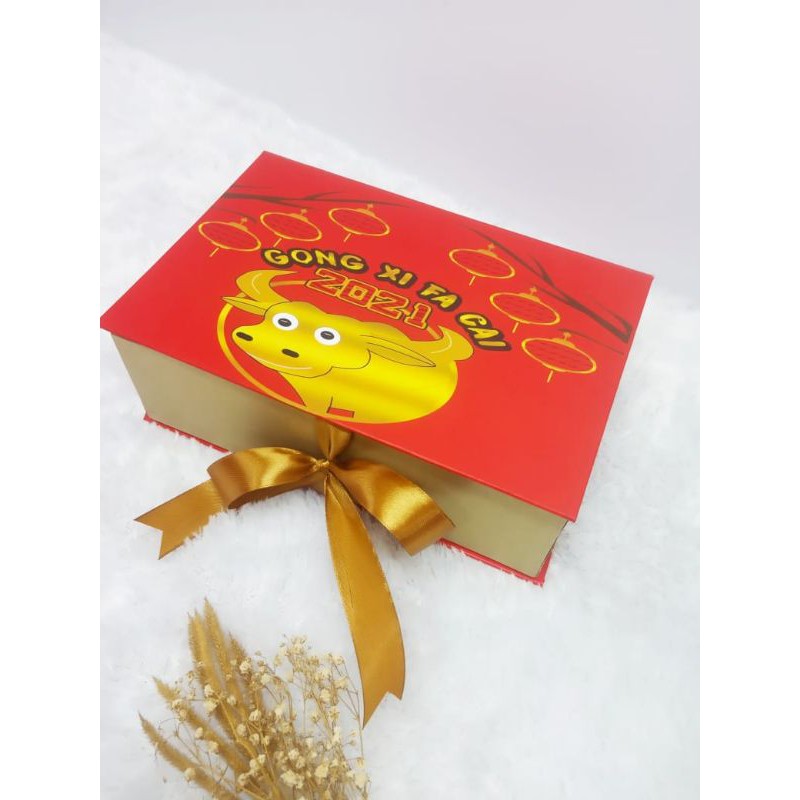 

Gift box custom 25x16x8cm