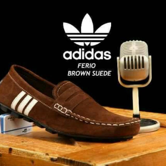 Spatu casual pria adidas slip on kulit suade