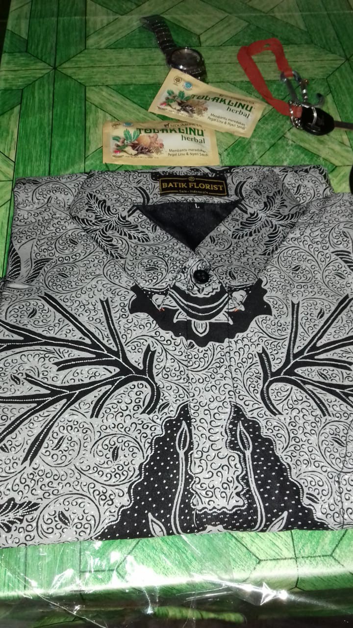 Tumurun Klasik Kemeja Batik Pria Full Furing Katun Sragenan