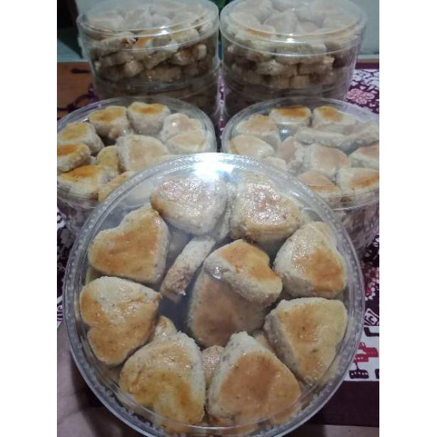 

PROMO 1 PARCEL 3 TOPLES 100K AMIRAH COOKIES KUE KERING PAKETAN LEBARAN
