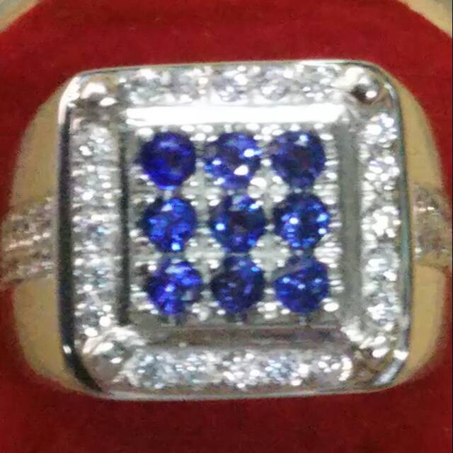 Natural Royal Blue Sapphire Ceylon