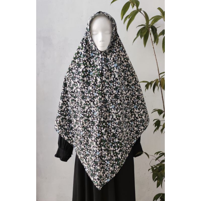 Hijab Instan Segitiga Motif Jumbo Syar'i