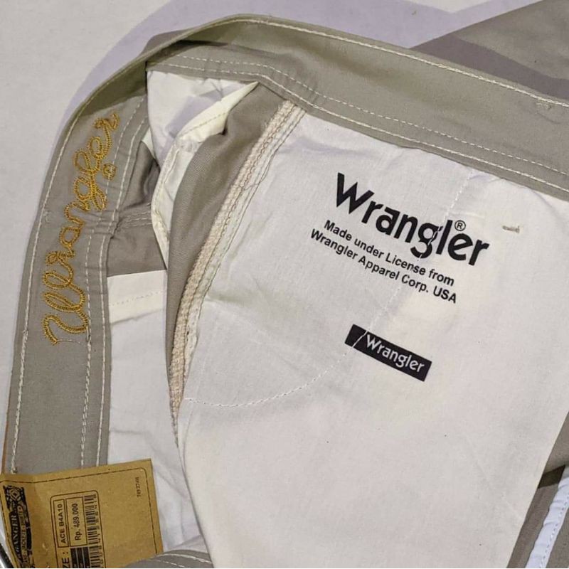 chinos wrangler