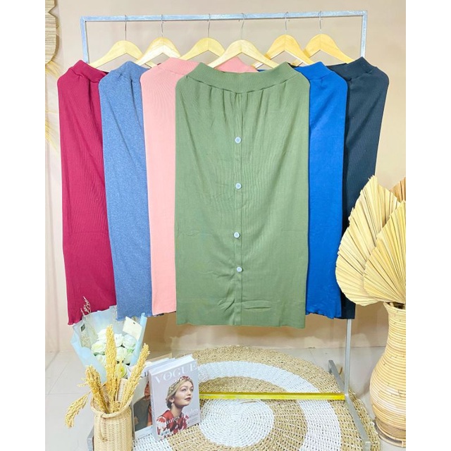 Gia Button Rajut Skirt