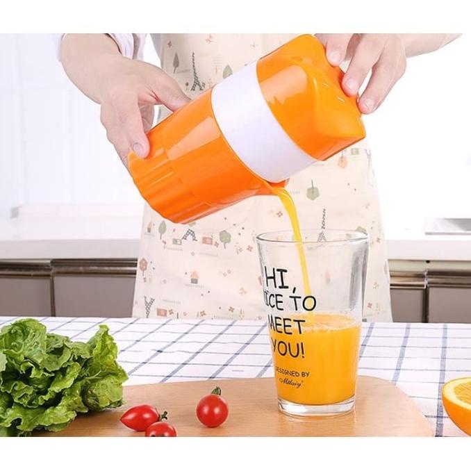 MINI JUICER JUS ALAT PERAS JERUK MINI GELAS JUICER JERUK 320-94