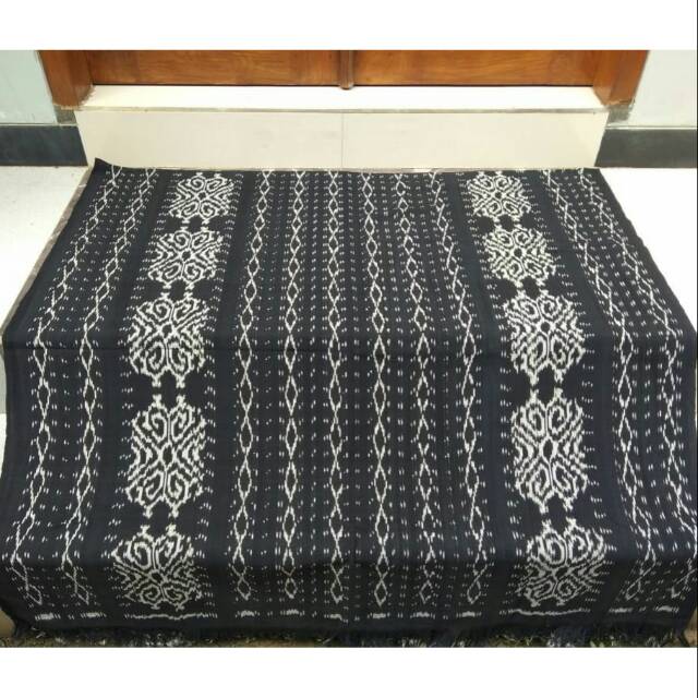 Kain tenun Blanket hitam putih New