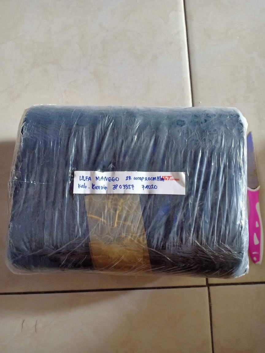 Plastik Wrapping Hitam  20cm / Stretch Film Black 20 Cm / Plastik Wrap Koper