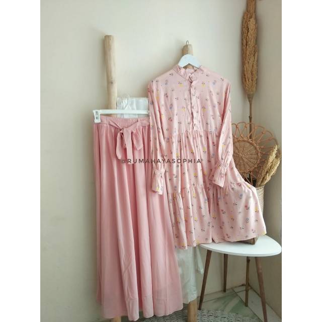 Satu set tunik + rok