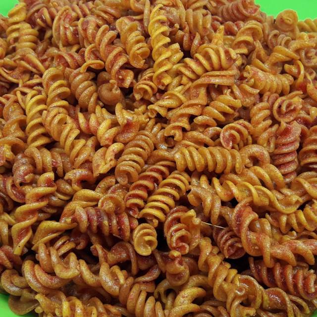 

makaroni spiral pedas cikruh 500gram.makaroni si tileung