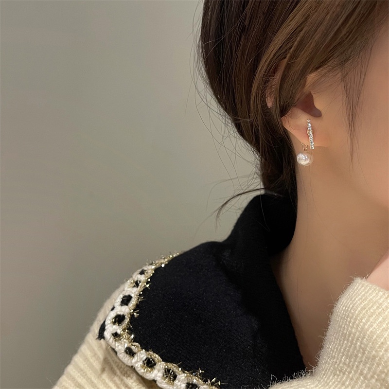 Anting Tusuk Bandul Mutiara / Berlian Imitasi Simple Untuk Wanita