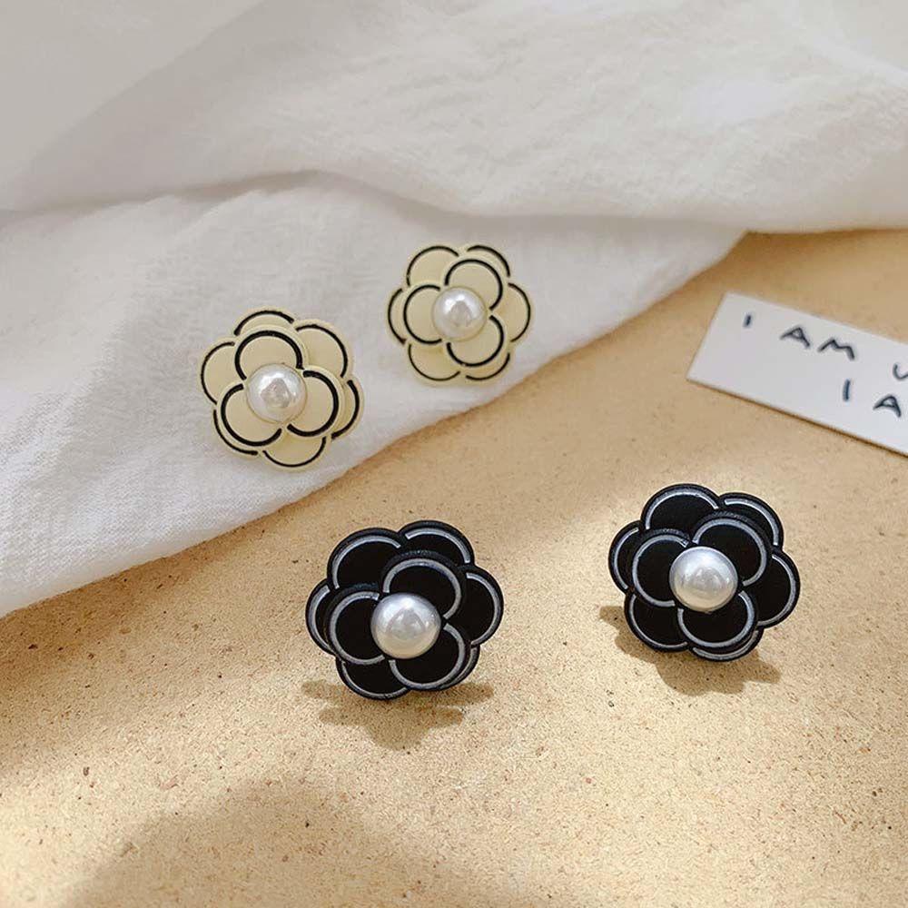 Needway Camellia Earrings Temperamen Anting Pejantan Mutiara Sederhana925 Jarum Perak Perhiasan Fashion Hitam Putih Wanita Earrings