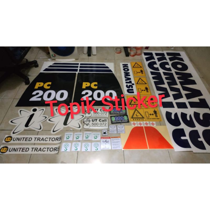 Sticker Excavator KOMATSU PC200-8 MO