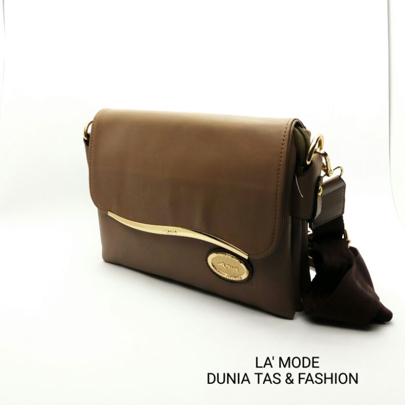 (promo FREE ongkir) LA' MODE Tas Slempang Wanita 3 Slot/Tas Slempang 3 Lapis/TasSlempangWanita3Ruang