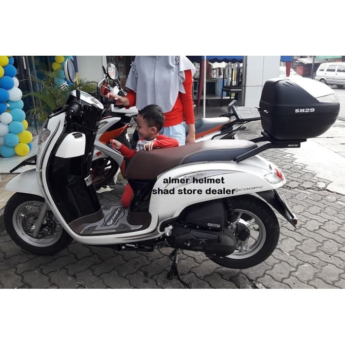 Shad SH29 White Cover Paket Box Honda Scoopy 2014 - 2018 Limited