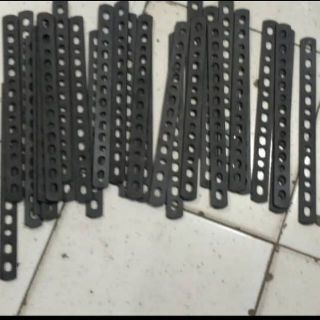 Breket Plat Bolong Besi Yebal 3mm Breket Unibersal