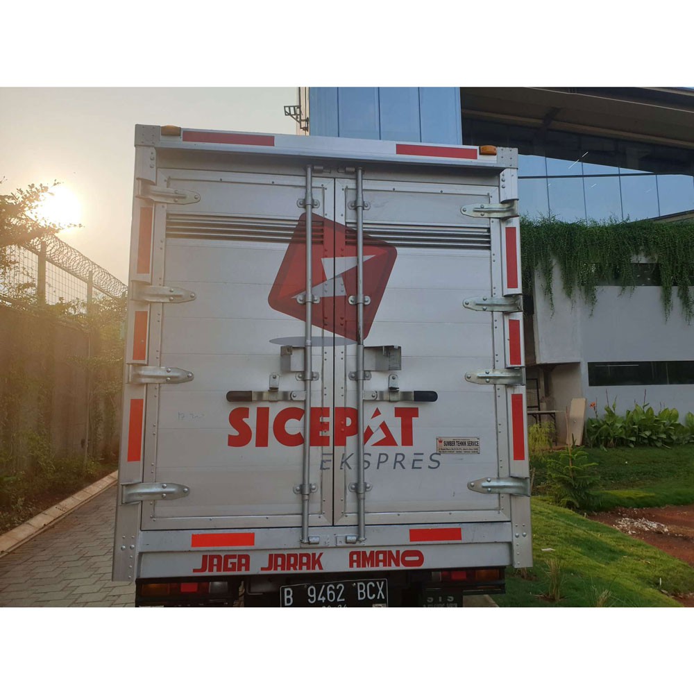 TaffPack Stiker Reflektif Mobil Motor Motif Sarang Lebah 300 x 5 CM - ZA5800 - Red