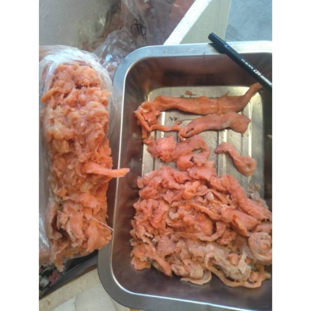 

salmon kerok (daging ikan salmon yg menempel di tulang setelah difillet)bebas tulang dan duri
