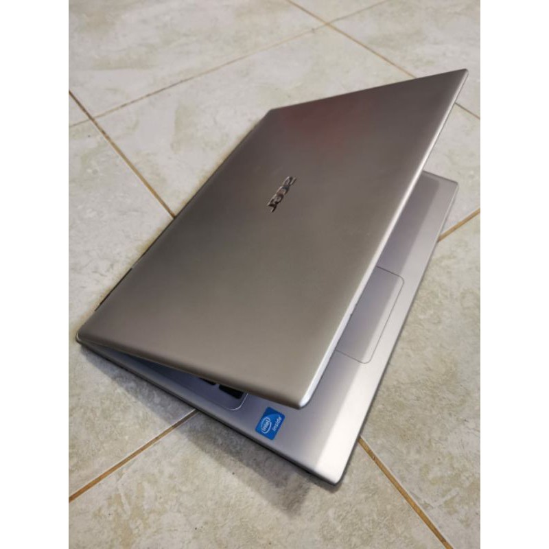 Laptop Acer Aspire V5-431 intel Celeron Ram 4Gb HDD 500Gb Windows 10 64 bit Desain Body slim kekinian mulus