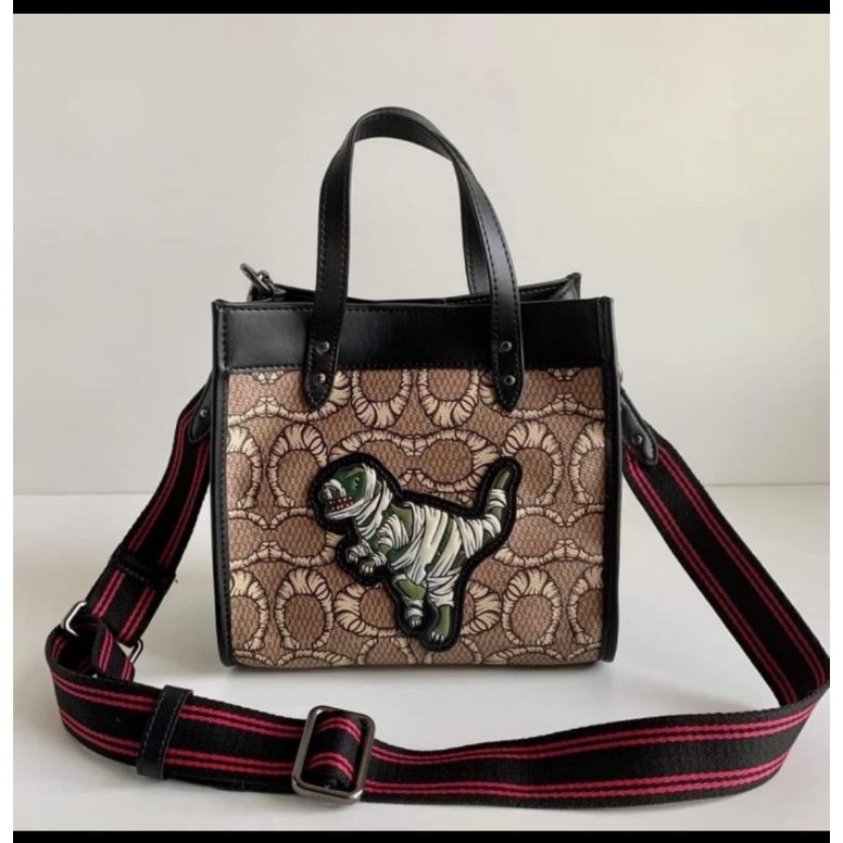 Coach X Michael B. Jordan Field Tote 22 In Mummified Signature Canvas(C6971)